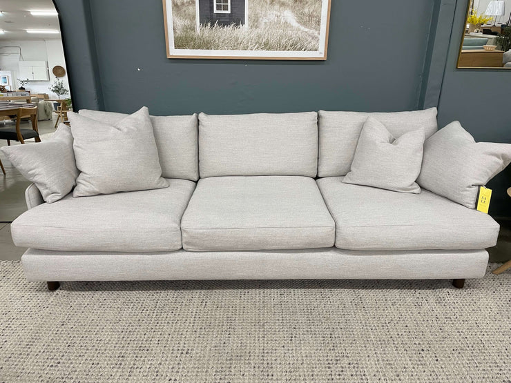 MOLMIC 4 SEATER RYDELL SOFA EX FLOOR STOCK