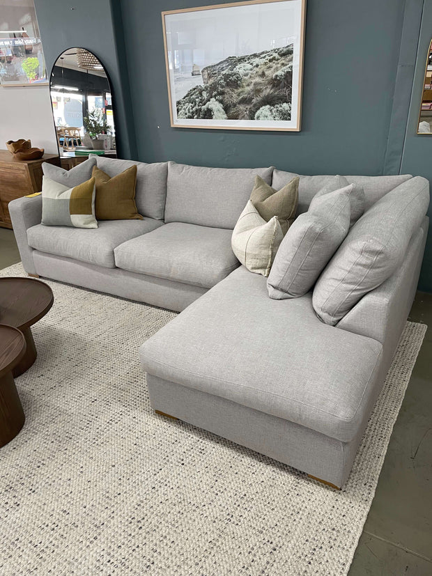 MOLMIC SHONA 3 SEATER 1 ARM AND CORNER CHAISE EX -FLOOR STOCK