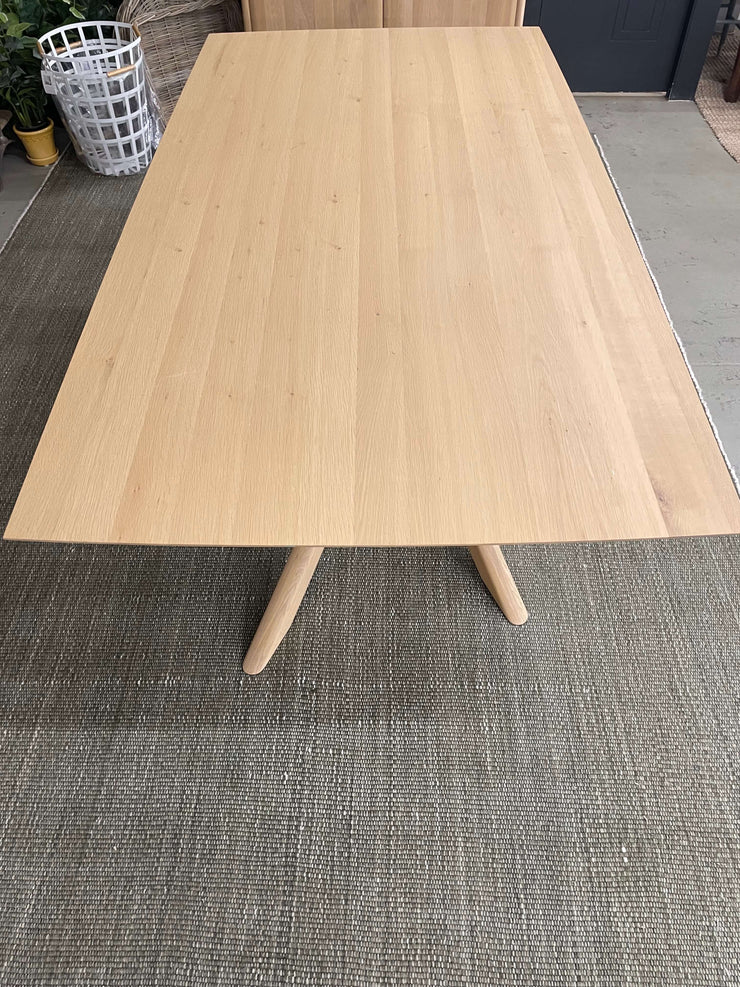 ETHNICRAFT OAK MIKADO DINING TABLE EX FLOOR STOCK