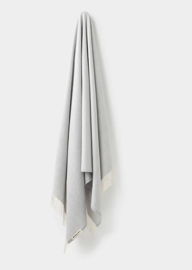 MERINO HERRINGBONE THROW