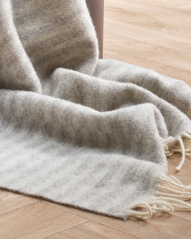 BAYA NOAH THROW