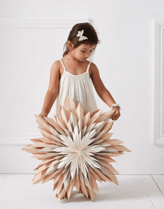 FABLE HANGING PAPER FLOWER